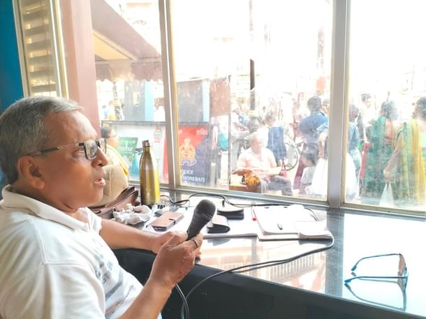 Mishraji, king of 'hasya' at the Pravesh Dwar (Image credit: Sumati Mehrishi)